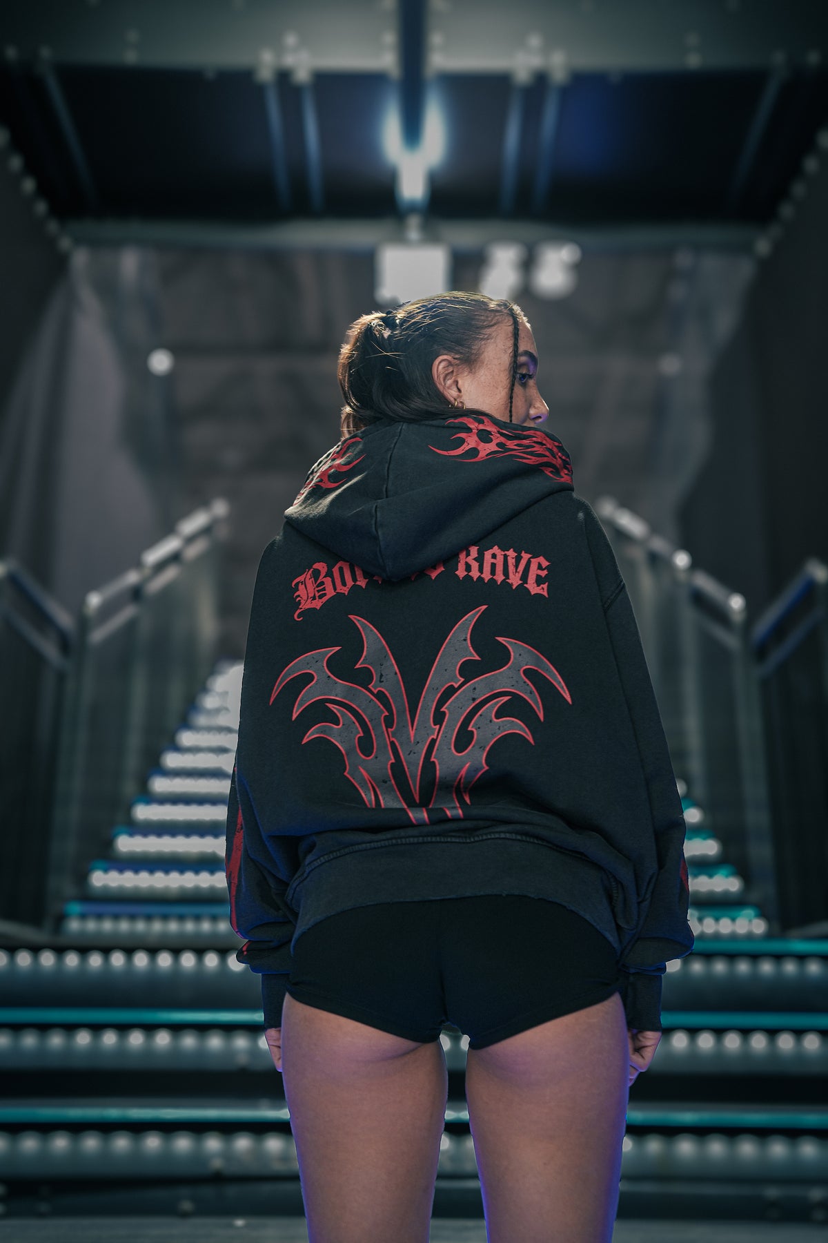 102- TRIBAL HOODIE INDOOR black/red HI-2610-10003