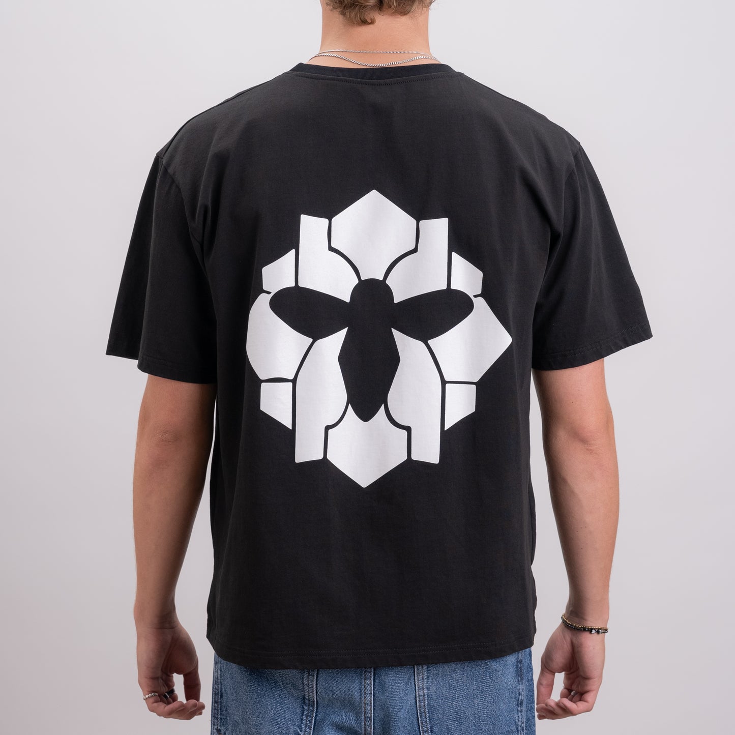 017 - BASIC WHITE