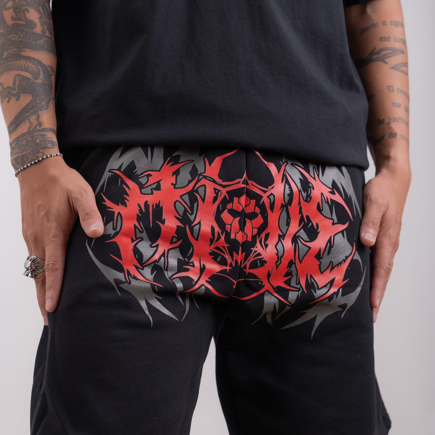 055 - SHORTS TRIBAL RED