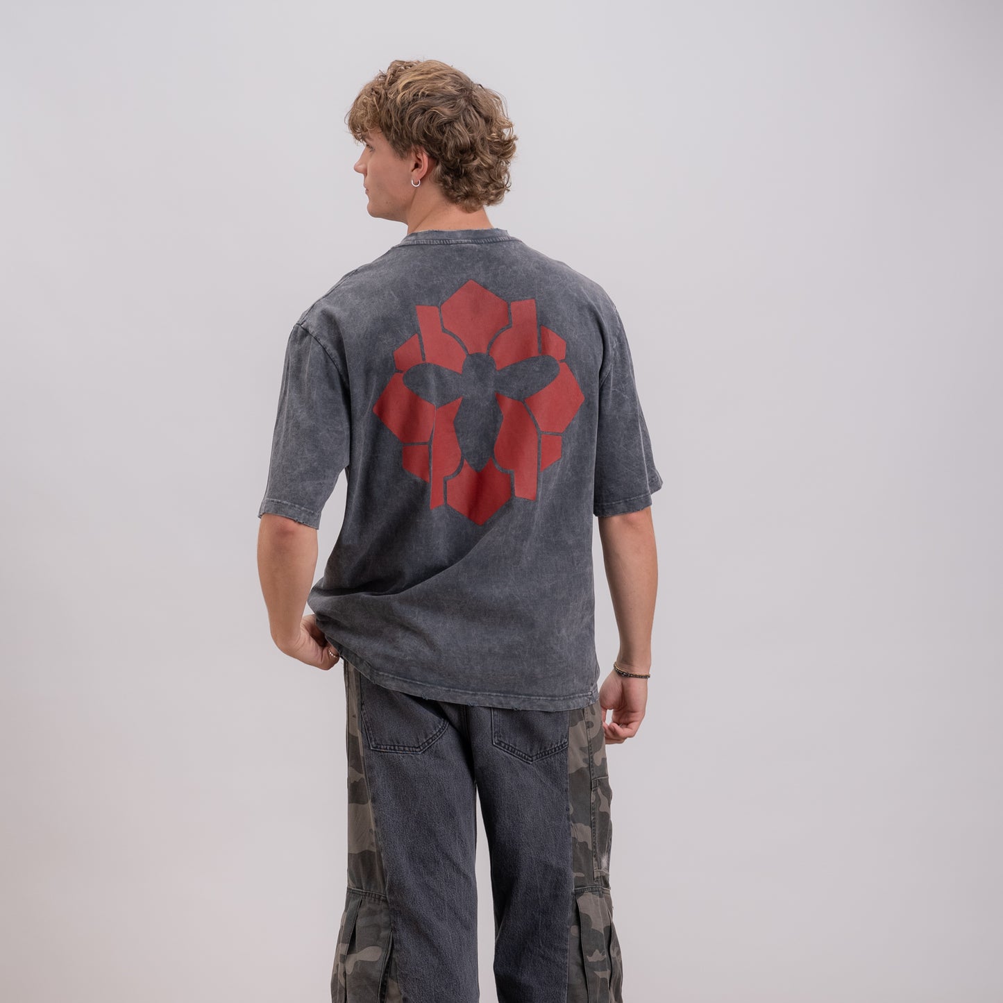 022 - BASIC DISTRESSED RED