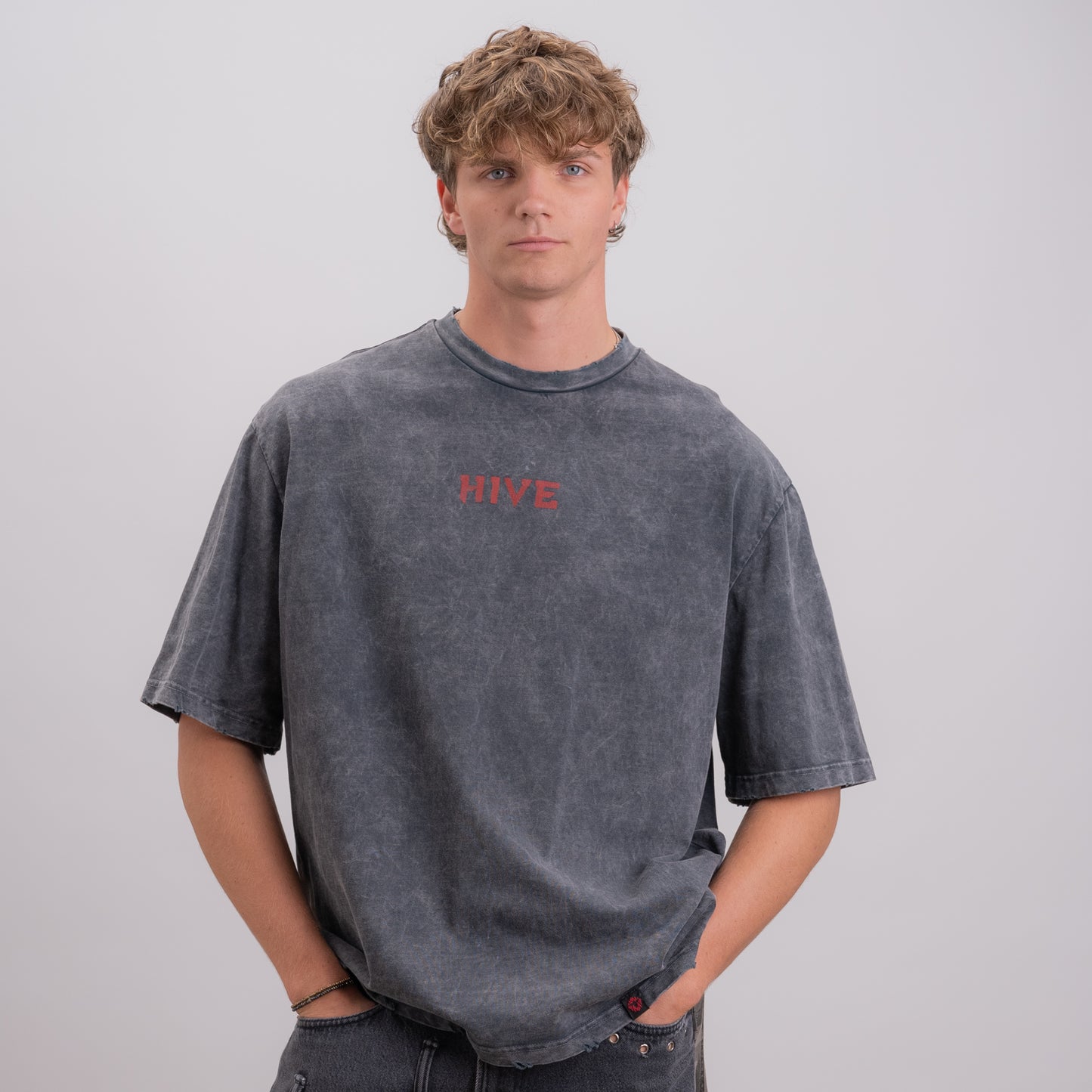 022 - BASIC DISTRESSED RED