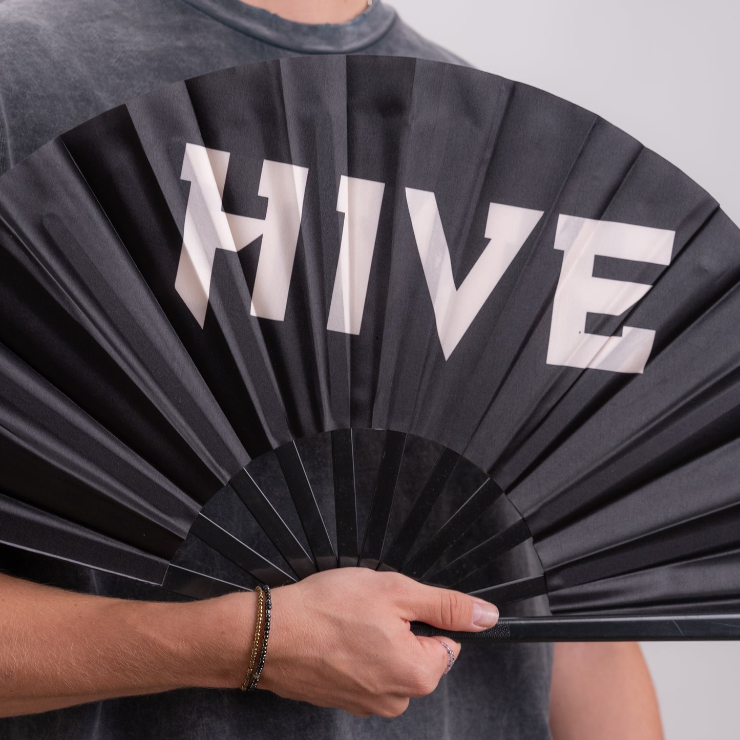063/ 064 - BIG FAN HIVE
