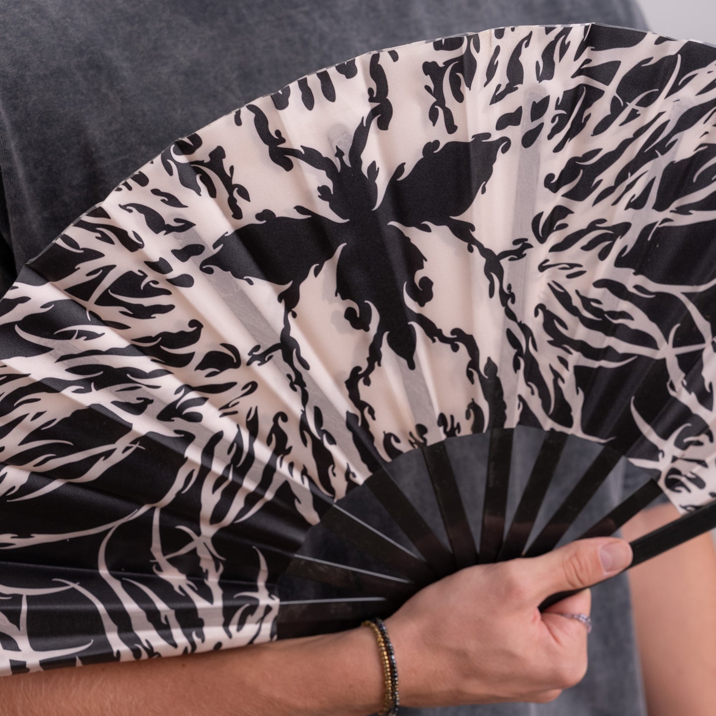 067/ 068 - SMALL FAN BEE