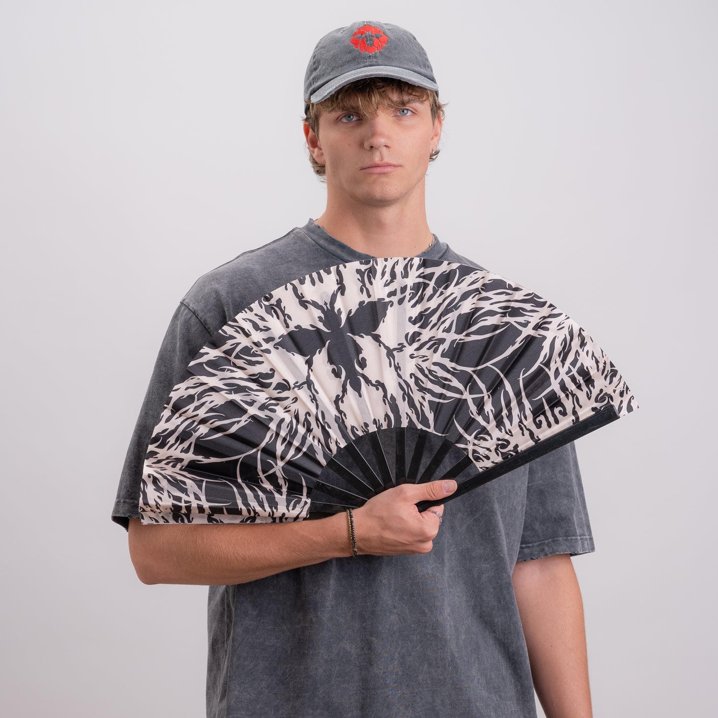 048/ 049 - BIG FAN BEE