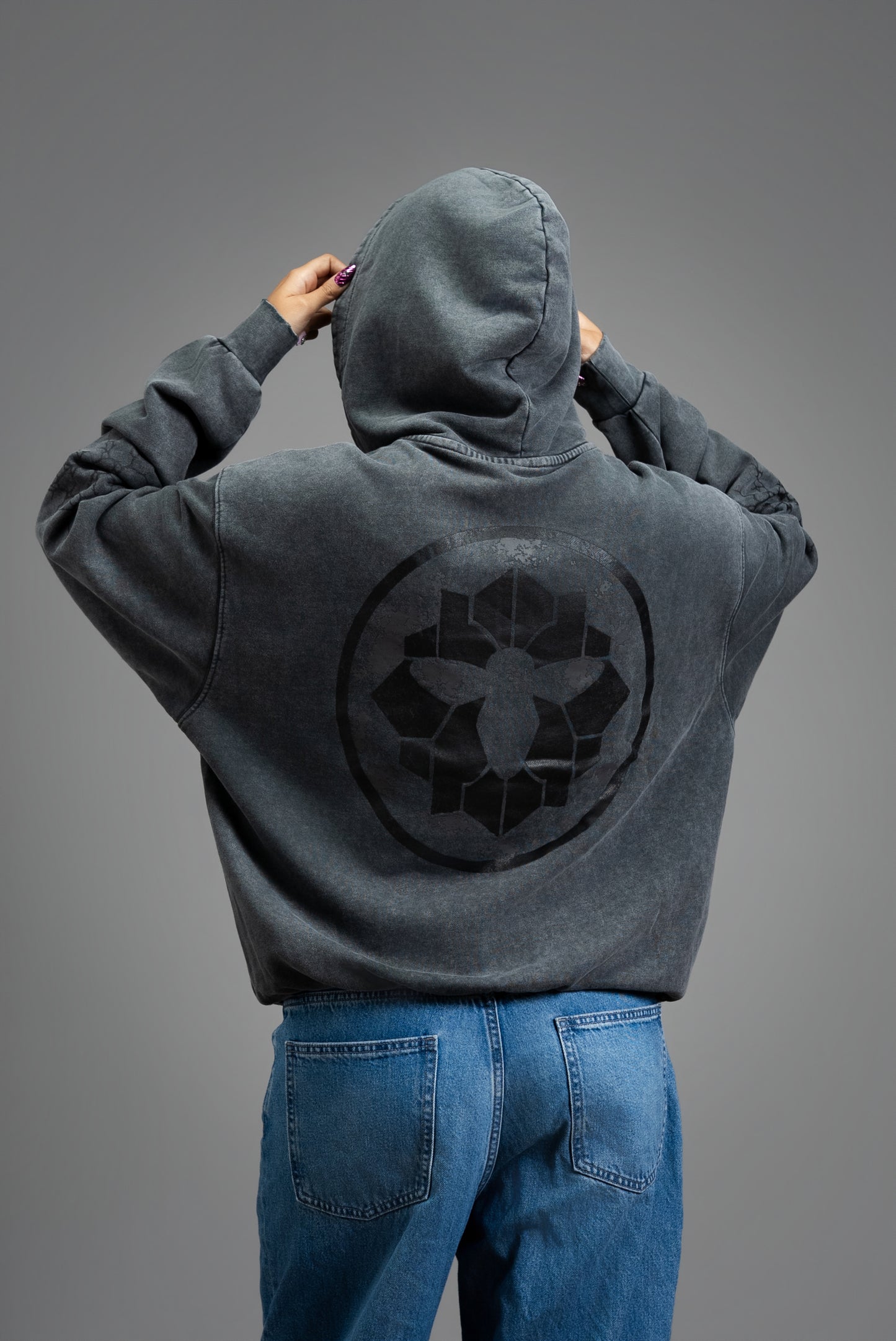085 - HEAVY DISTRESSED GREY HIVE HOODIE